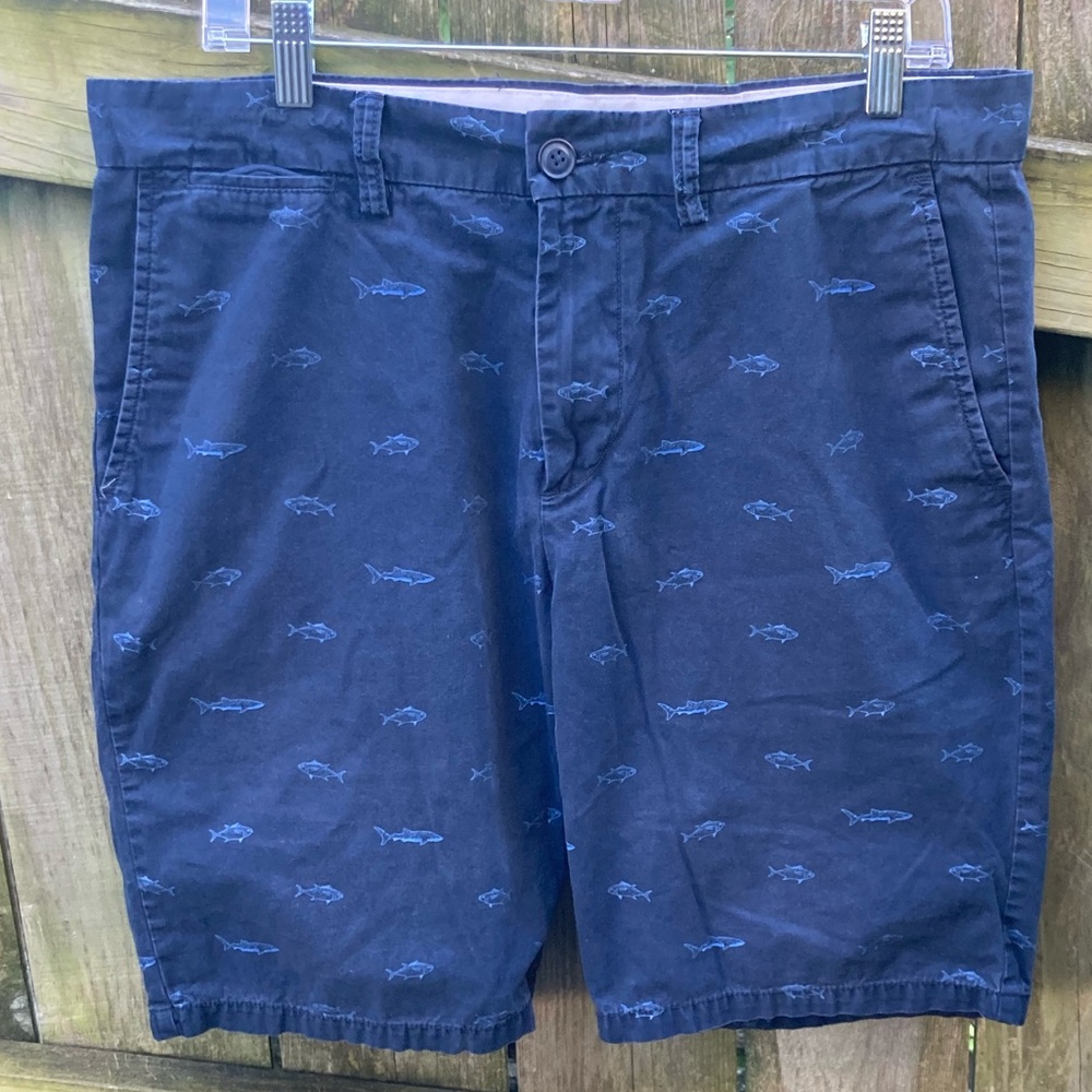 Old Navy Men’s Shorts Blue Sharks Pattern 33
